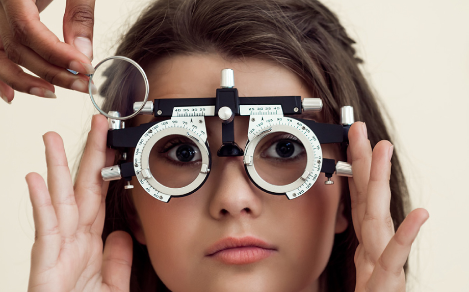 Book a free eye test | uaeoptics.com
